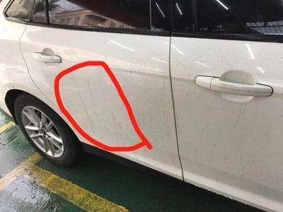 白色汽车车漆上面有斑点怎么去除（白色车漆出现斑点去除方法）